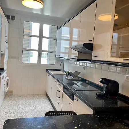 Homeforguest Amplio Apartamento En Triana Apartment