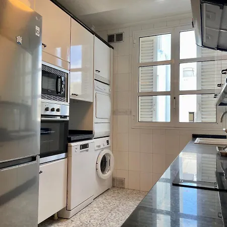 Homeforguest Amplio Apartamento En Triana
